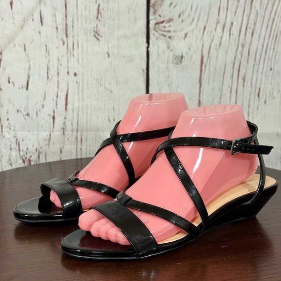 COLE HAAN KIE RIN WEDGE Black Patent Leather Strappy Sandals kitten heel size 8 - Picture 1 of 16